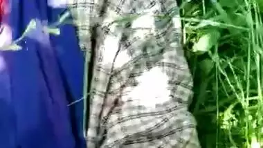 Gorgeous Kashmiri Girl Outdoor Sex MMS