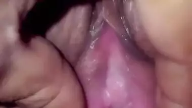 Desi Bhabhi Got Her Pussy Fingered