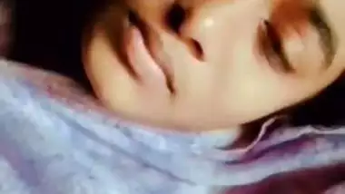 Sexy girlfriend boobs show viral selfie clip