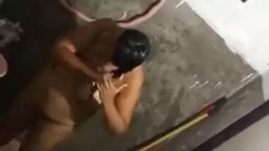 Hot SL Bhabhi Bath Video