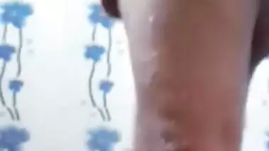 Desi aunty bathing video