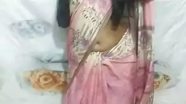 Super chubby Bhabhi striptease boobs show