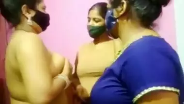 Fat girls 2 women xxx bf indian sex videos on Xxxindiansporn.com