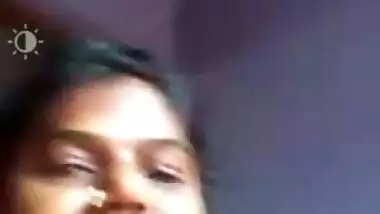 Desi Tamil Girl Showing boobs on Video Call