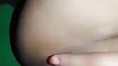 Beaautiful girl fingering the tight hole of her pussy