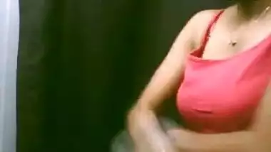 Delhi Girl’s Hot Tits While Changing Bra