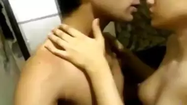hot kissing nude girl
