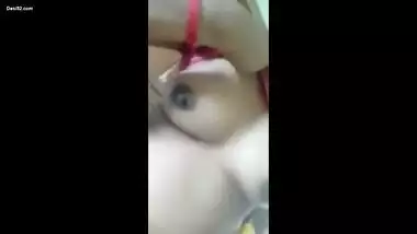 Desi Girl Showing And Playing With boobs