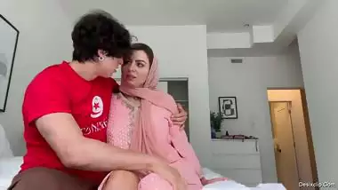 Indian Sexy Loves to get her Pussy Eaten