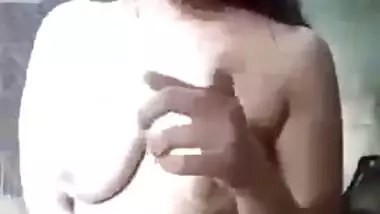 Cute Guwahati college girl nude MMS video