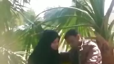 Pakistani hijabi BJ and hand job until cum in public park