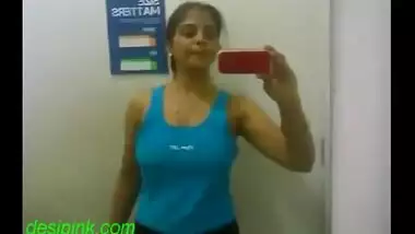 Porn videos of Punjabi girl selfie