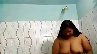 Indian Milf bhabhi bathing