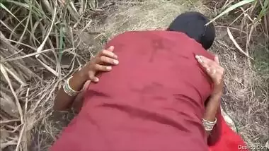 horny voyeur sex indian aunty in sugar cane fields