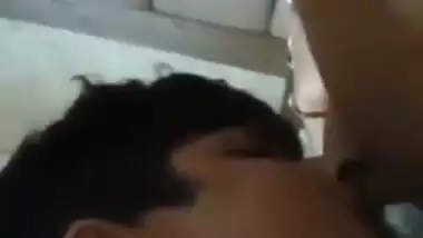 Husband licks his wife’s creamy pussy in Indian leaked MMS