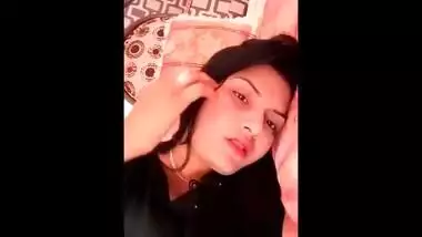 sania bhabhi showing her boobs