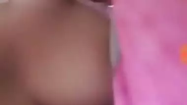 Desi Bhabhi showing cute and big boobs on chat