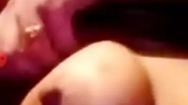 Cute Desi Girl Showing Boobs and Pussy On Video Call