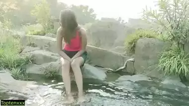 Desi romance sex video of a couple from the river