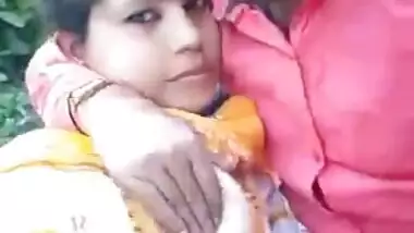 Indian boobs sucking outdoors sex MMS trending online