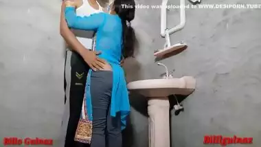 Indian Beautiful Girlfriend Fucking In Washroom