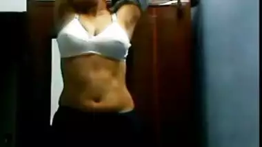 aunty self capture her boobs out