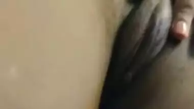 Desi cute girl selfie video fingering pussy