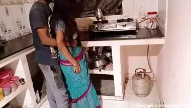 Lucknow couple kitchen sex