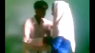 Desi college girl boob press & foreplay mms scandals