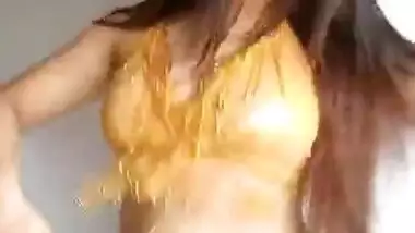 Shrutika gaonkar hot dance