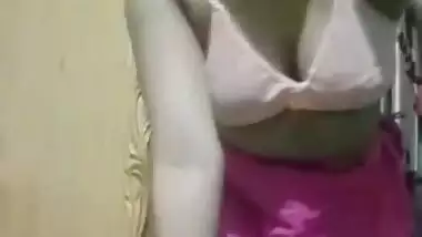 Bengali busty bhabhi stripping nude viral MMS