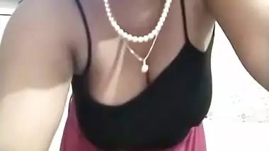 Today Exclusive- Sexy Desi Girl Showing Her Big Boobs On Cam Show
