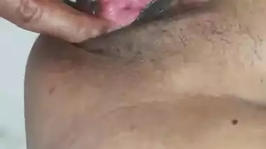 Desi Bhabhi Blowjob and Fingering