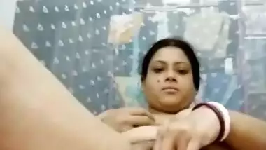 Boudi Shows her Boobs and Pussy