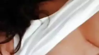 Desi Very Sexy Girl Fingerring