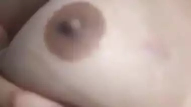 Cute Desi Girl Showing Boobs