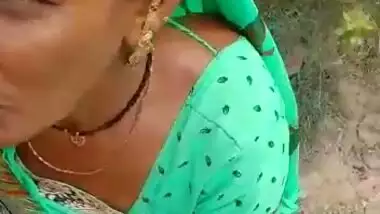 Local Dehati Randi giving blowjob in woods