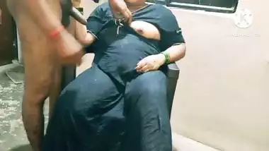 Indian Mom fuking neighbour boy's with bedroom
