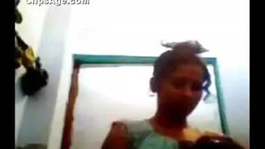 Self made nude bath video of Indian desi girl Gayathri from Karnataka