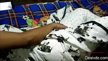 380px x 214px - Desi village bhabi watch porn in mobile and fing her pussy indian sex video