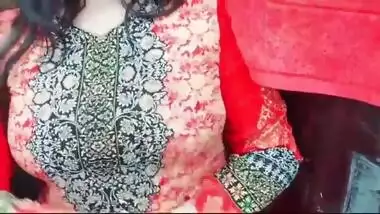 Pakistani XXX mms video, plump mom and dad gets sex, Hindi Audio